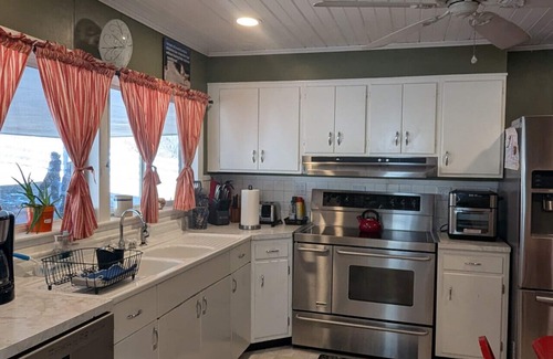 Flat Top House | House · Awesome Flat Top Farmhouse - Ashwood Rentals