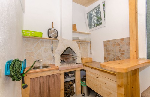 Zivogosce House | House Beach house Toma (64521-K1) - Zivogosce