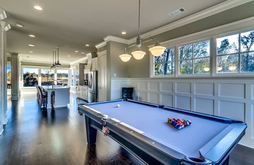 Prattville House | House Built For Groups - 4 Suites, 8 Beds, 5 TV's!
