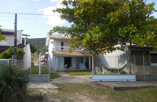 Zimbros House | House by the sea, on the beach of Zimbros Air-conditioned, Wi-Fi, for family.