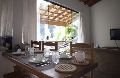 Itaguassu Ski Chalet | House/Chalet in ILHABELA - linda vista, V. Paulino - 2 q., Air, bed linen & bath