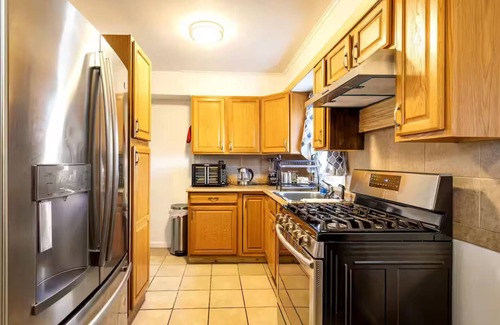 Uniondale House | House close to JFK NY & Long Island 1st Fl