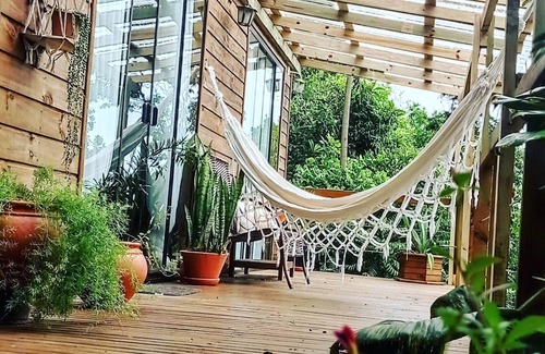 Pedrita Ski Chalet | House+cottages in Floripa with sea view and hot tub/unique view