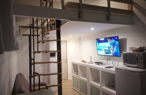 Les Platanes House | House Conference Centre