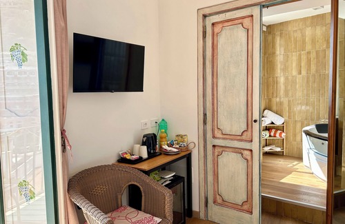 Positano City Centre House | House Cosenza Romantic Room Jacuzzi
