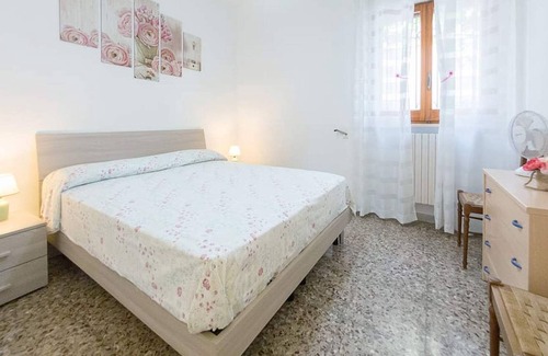 Torre Vado Apartment | House detached villa with sea views, garden and car parking