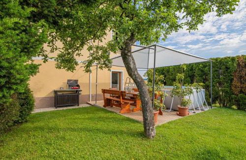Velike Bloke Apartment | House Dijana With Pool - Happy Rentals