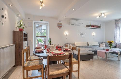 Velike Bloke Apartment | House Dijana With Pool - Happy Rentals