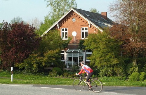 Spadenland Apartment | House Elbgold. Vacation apartment with large eat-in kitchen directly on the Elbe