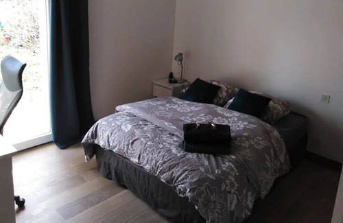 Montech House | House, entire accommodation, 3 bedrooms with private garden + swimming pool
