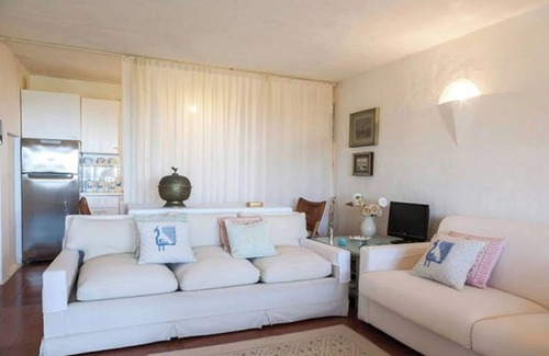 Abbiadori Apartment | HOUSE FIRST 75 sq. m. Residence "Cala Ruja" Via Monti di Mola Location Abbiadori