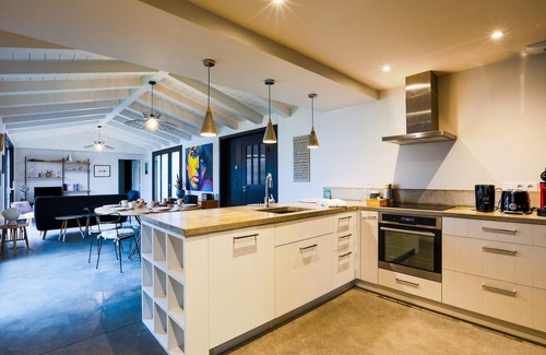 Le Bois-Plage-en-Re House | House for 10, pool, in the heart of the Ile de Ré