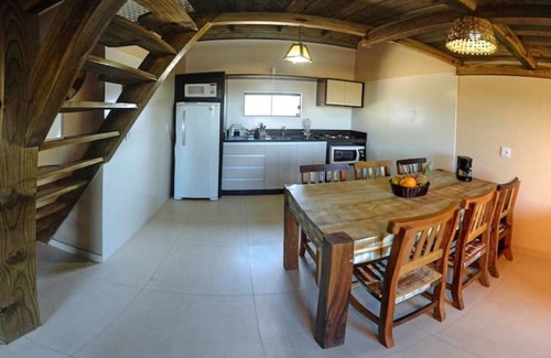 Praia do Rosa House | House for 8 people 500 meters from the sea