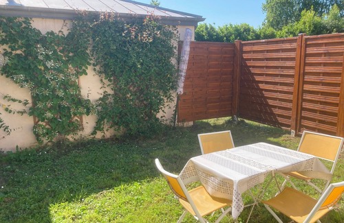 Montfarville House | House for four 10min walk from the beach