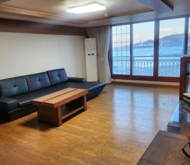 Okpo-dong Apartment | house for rest