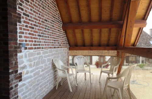 Fontaine-les-Gres House | House
