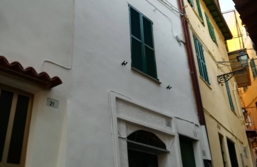 Sanremo Centre House | House from ground to sky