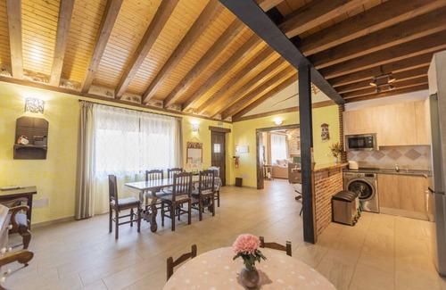 Campo de San Pedro Cottage | House (full rental) Entre Hoces for 10-12 people