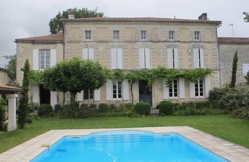 Courbillac House | House full of character with pool