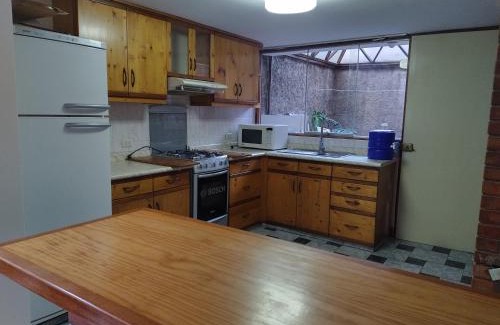 Cerro Colorado District House | House garden airport