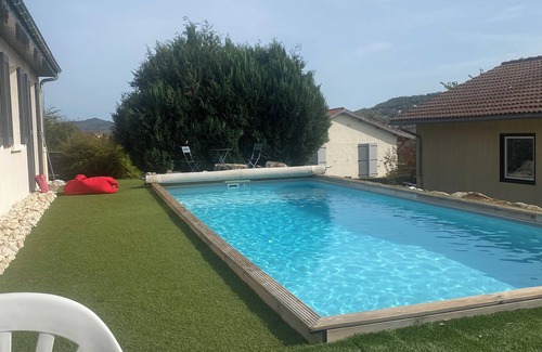 Veyre-Monton House | House ground floor direct access pool and garden Quiet, all amenities nearby