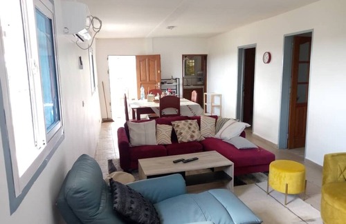 Libreville House | House in a silent neighborhood perfect for the family!
