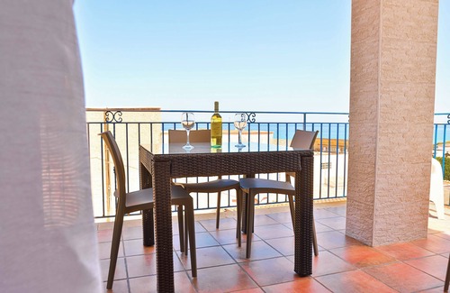 Alcamo Marina House | HOUSE IN A TYPICAL VILLA 150 METERS FROM THE SEA WIFI CAR RENTAL