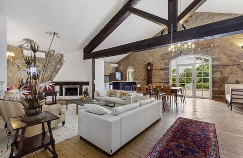 Servian House | House in an authentic estate, with private swimming pool