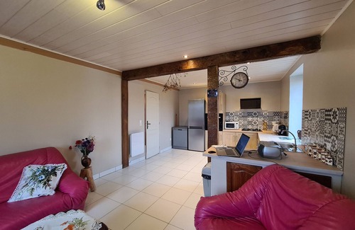 Orsennes Cottage | House in Berry with enclosed garden near Lake Eguzon