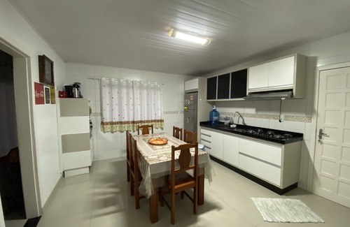 Centro House | House in Bombinhas center 100 meters from the beach