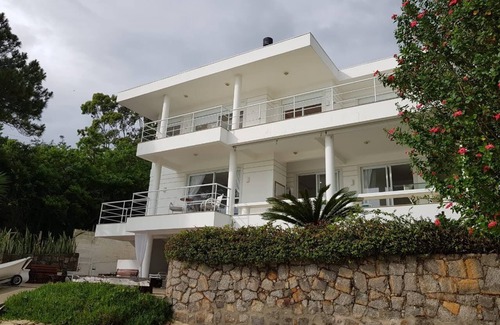 Governador Celso Ramos House | House in front of the sea