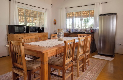 Bueno Brandao Cottage | House in Bueno Brandão (MG) with Private Waterfall