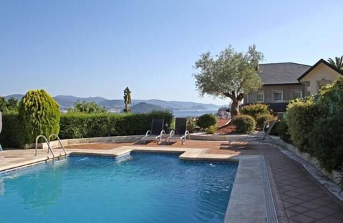 Casalvito Villa | HOUSE IN COMBARRO RIAS BAJAS