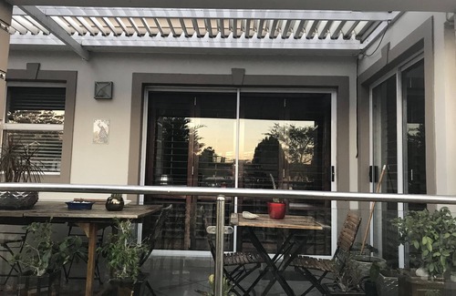 Trawal House | House in Durbanville Sonstraal Hights; is wine lands .25 km from Cape Town .