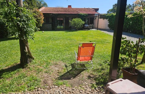 Ciudad de la Costa House | House in El Pinar Sur, 50mts from the beach.
