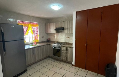 Tlaquepaque House | House in gated community, in Tlaquepaque. Next to Periferico Sur.