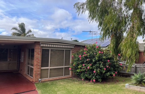 Rosebud House | House in Rosebud walking distance to beach, shops and parks
