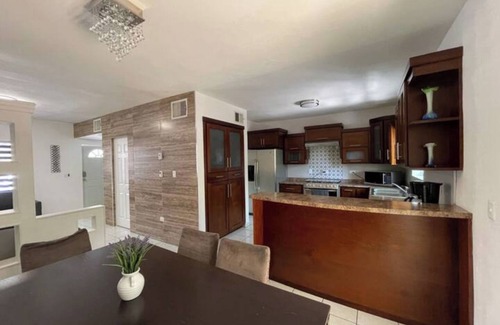 Juarez Municipality House | House in the Consulate!