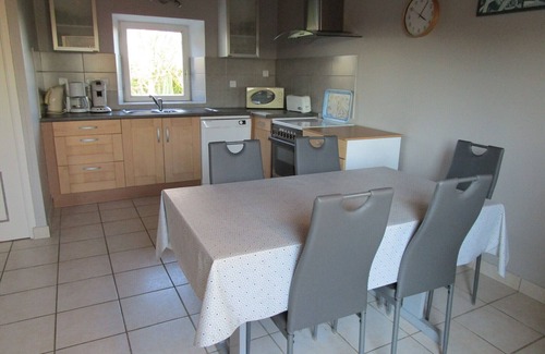 Lanhouarneau House | house in the countryside, 12 kms from the sea