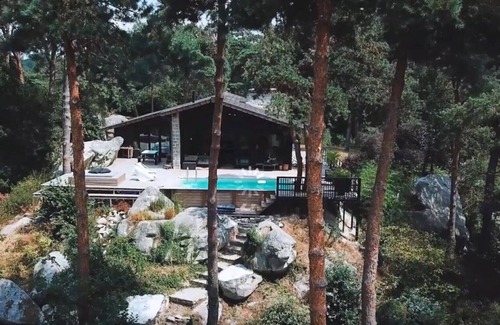 Maisse Villa | House in the forest 50km from Paris
