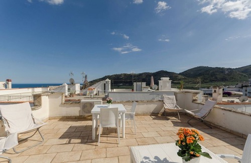 Mattinata Apartment | House in the Junno