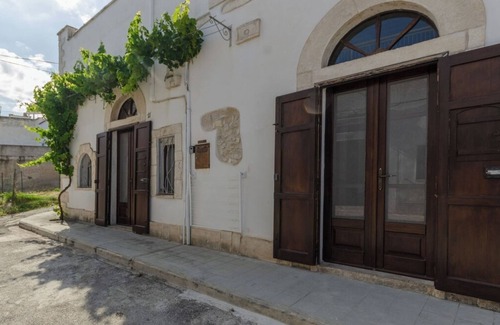 Mattinata Apartment | House in the Junno