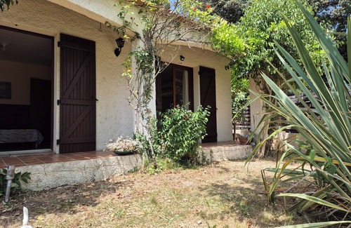 Cournonsec House | House in the South of France, 15 minutes from the Mediterranean Sea - sleeps 5
