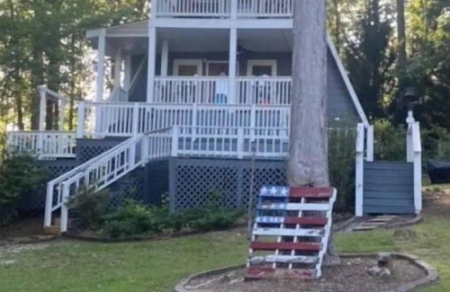 Lineville House | House is in the neighborhood of probably the BIGGEST FIREWORKS show on the lake