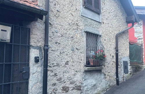 Carciano Apartment | HOUSE LAKE MAGGIORE STRESA WITH TAVERN LIVING ROOM ATTIC AND BATHROOM