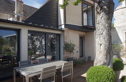 Beaune House | House-loft 200m from downtown with garden and free parking