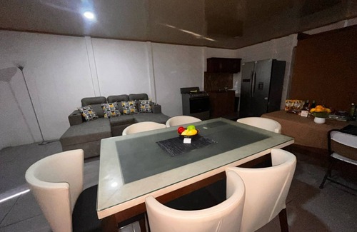 Parrita Apartment | House near beach, 2 persons, AC, wifi, modern, secure