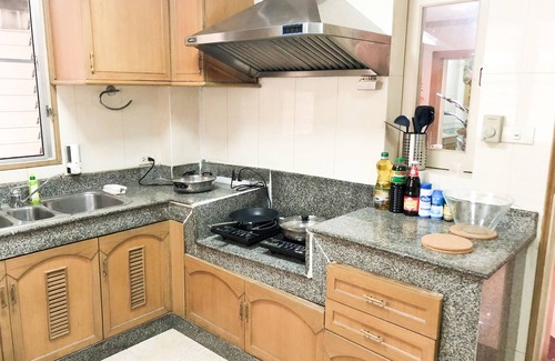 Samsen Nai House | House near BTS & weekend market