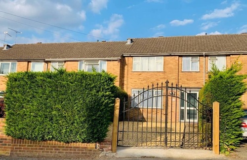 Aldershot House | House near Surrey hills
