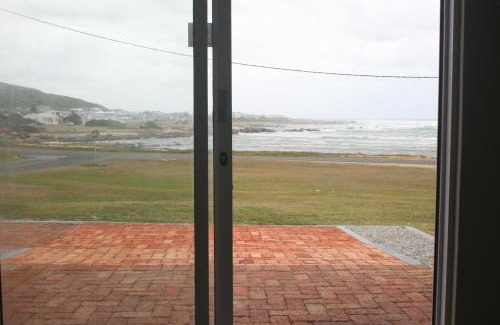 L'Agulhas Apartment | House of 2 Oceans
